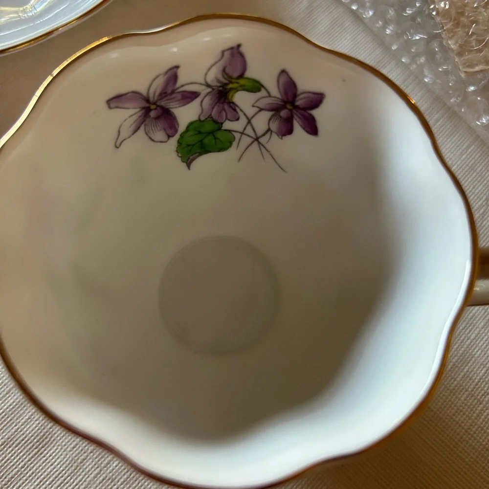 Royal Albert. Bone china. Flower of the month Violet no 2. - Picture 3 of 8